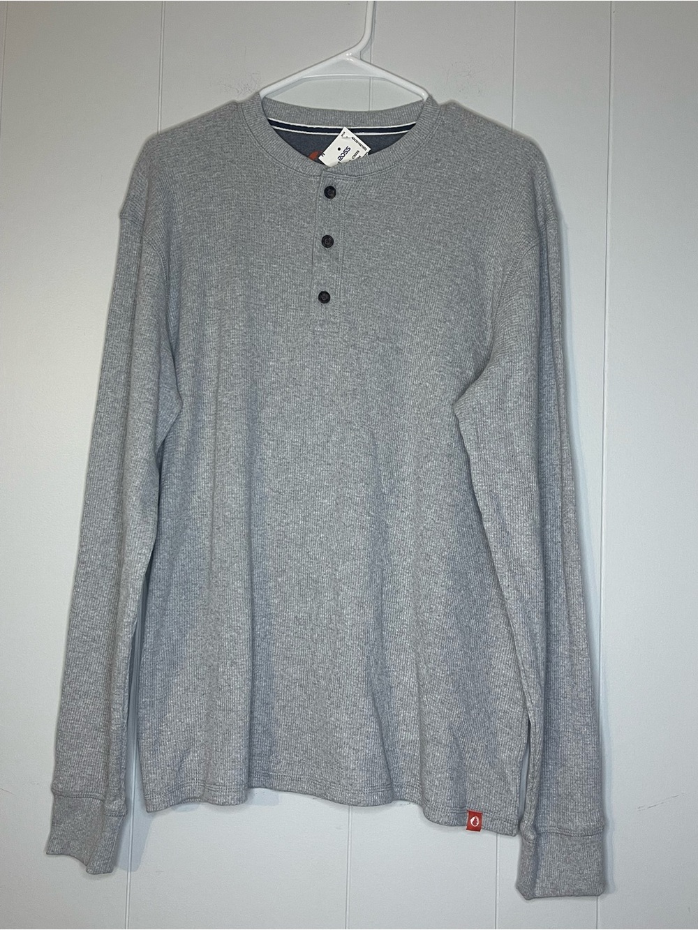 Men's Light Gray Long-Sleeve Henley Shirt